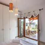 Casa Bianca Sea View Feriehus